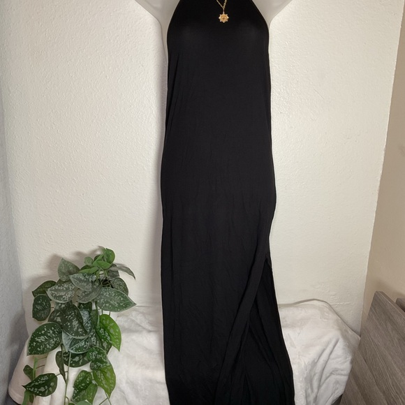 Elegant Black Maxi Dress - Picture 12 of 15